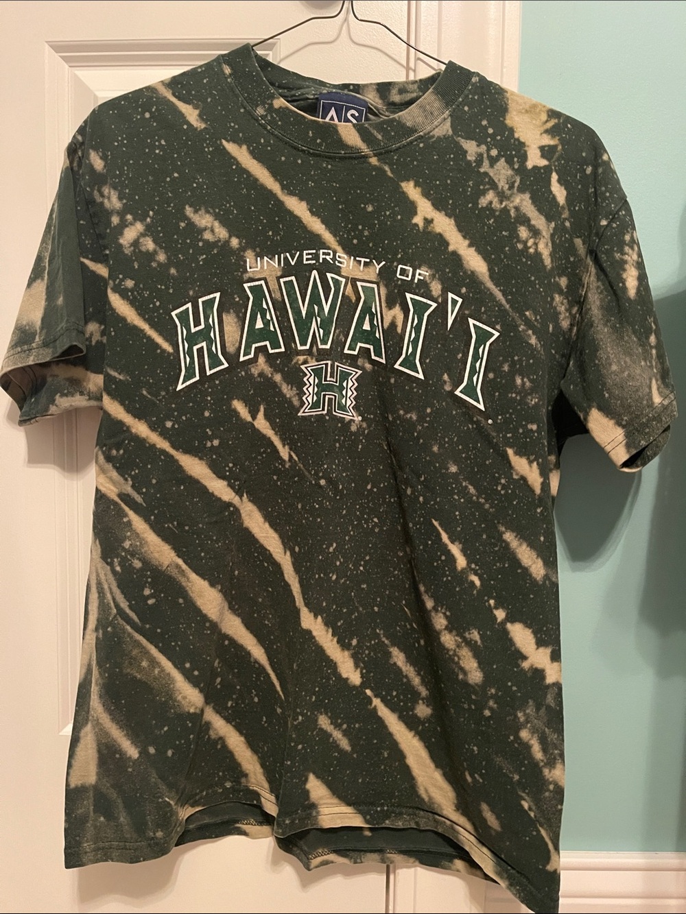 University of Hawai'i Tie-Dye Graphic Tee - Green/Cream